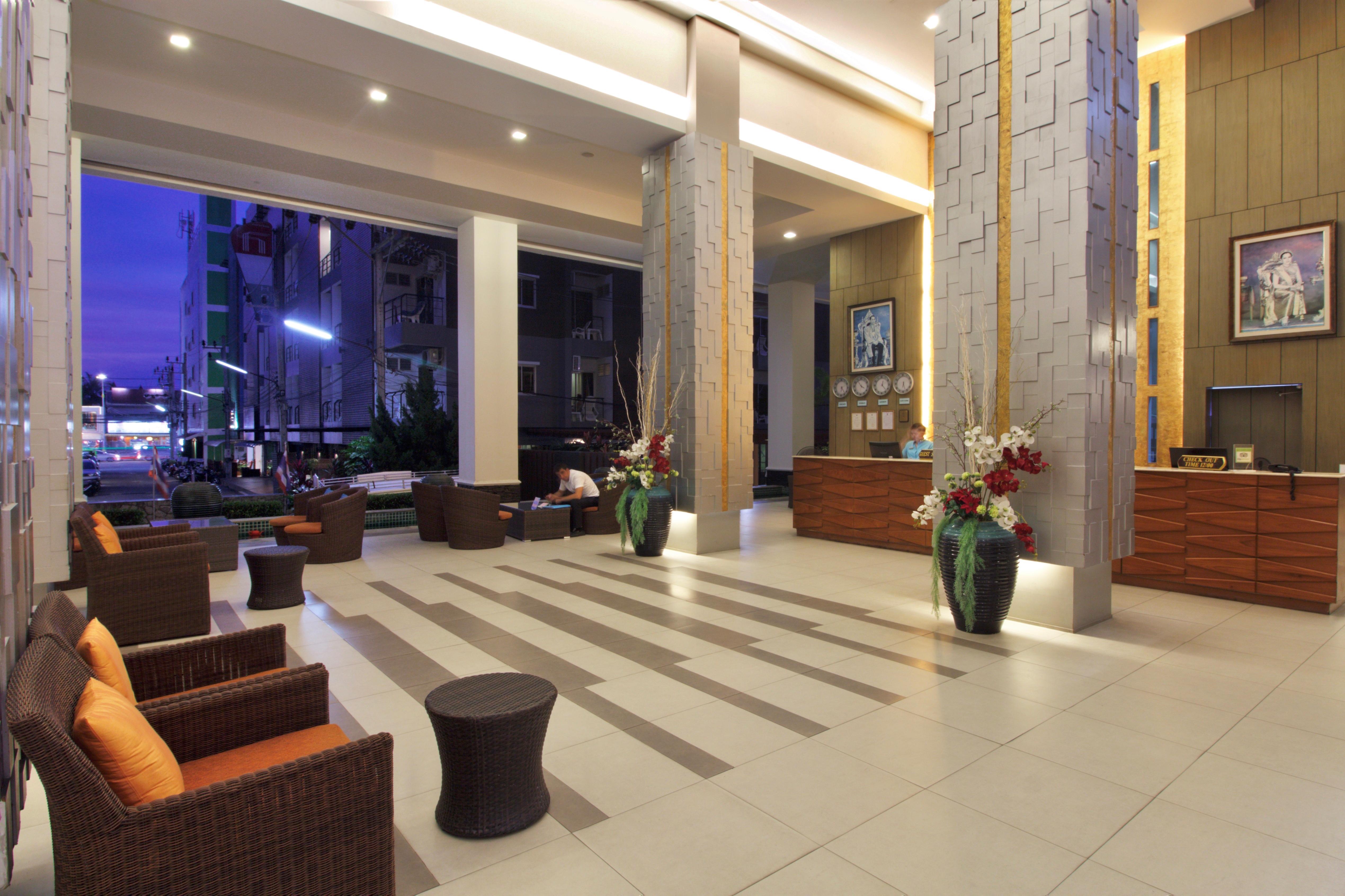 Andakira Hotel - Sha Extra Plus Patong Exterior foto