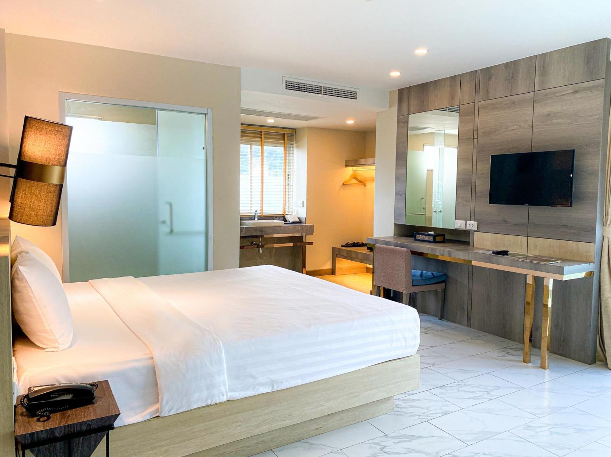Andakira Hotel - Sha Extra Plus Patong Exterior foto